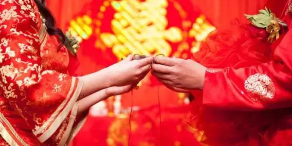 婚礼知识大全100问(你和异性发生过的最尴尬的事情是什么)