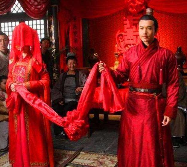 从提亲到结婚的流程(定亲流程详解及彩礼)