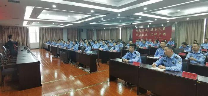 小学生礼仪知识讲座(浙传礼仪文化考什么)