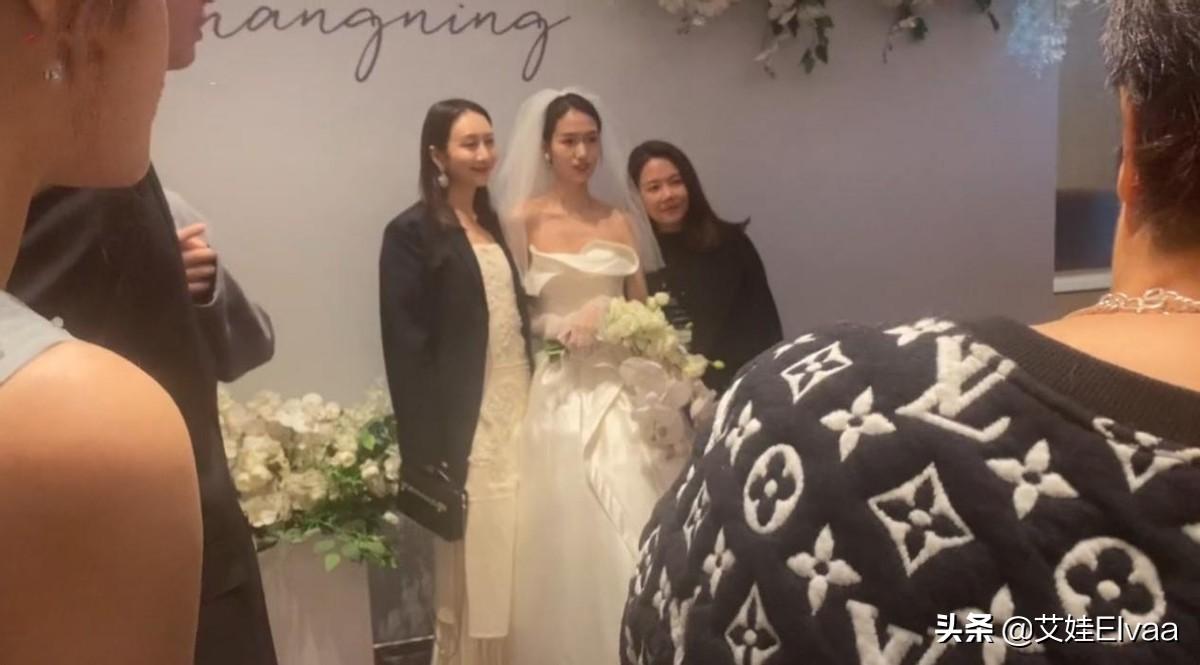 婚礼小知识新娘,中式婚礼如何选择新娘旗袍