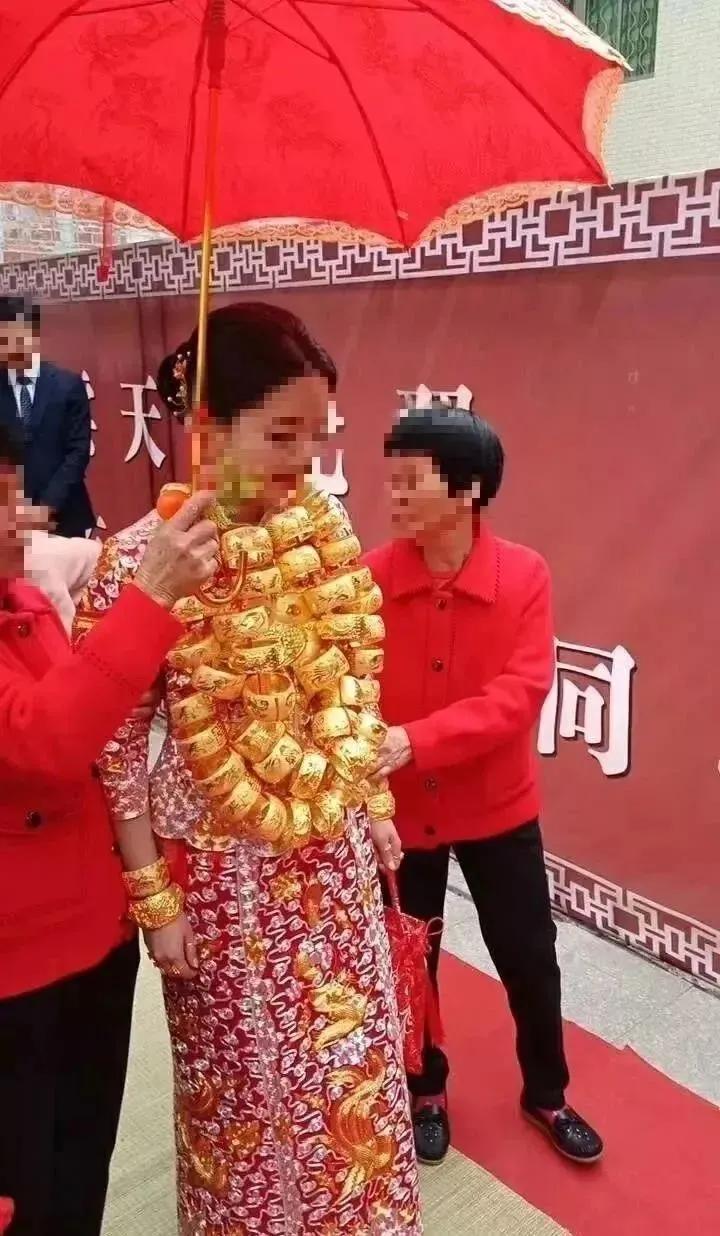 婚礼游戏问答十题(郭德纲于谦高峰到场祝贺)