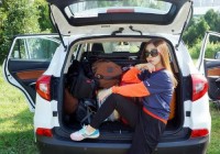 婚庆摄影师坐后备箱跟拍坠车，引行业热议！